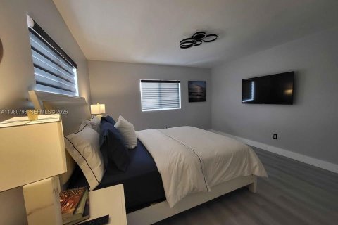 Снять в аренду квартиру в Форт-Лодердейл, Флорида 2 спальни, № 2049344 - фото 8