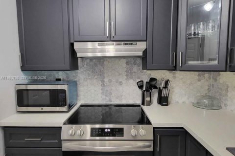 Снять в аренду квартиру в Форт-Лодердейл, Флорида 2 спальни, № 2049344 - фото 3