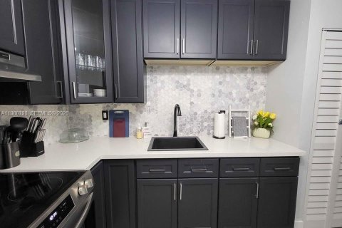 Снять в аренду квартиру в Форт-Лодердейл, Флорида 2 спальни, № 2049344 - фото 4