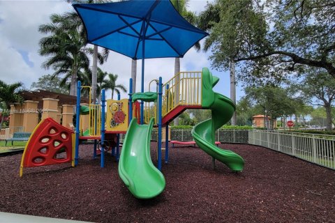 Condo in Dania Beach, Florida, 2 bedrooms  № 1921671 - photo 21