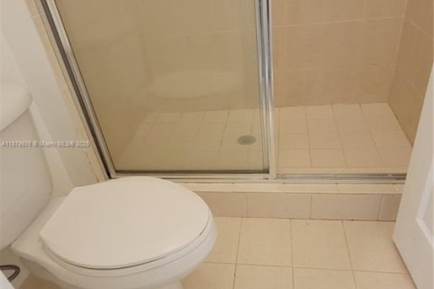 Condo in Dania Beach, Florida, 2 bedrooms  № 1921671 - photo 20