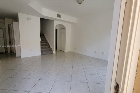 Condo in Dania Beach, Florida, 2 bedrooms  № 1921671 - photo 4