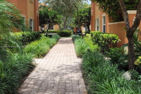 Condo in Dania Beach, Florida, 2 bedrooms  № 1921671 - photo 2