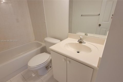 Condo in Dania Beach, Florida, 2 bedrooms  № 1921671 - photo 15