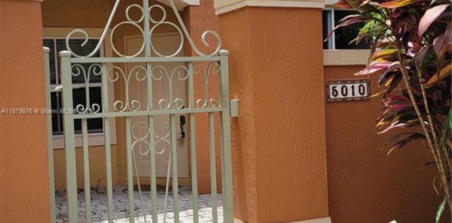 Condo in Dania Beach, Florida, 2 bedrooms  № 1921671