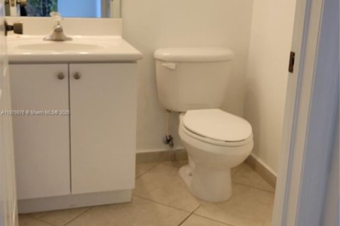 Condo in Dania Beach, Florida, 2 bedrooms  № 1921671 - photo 10