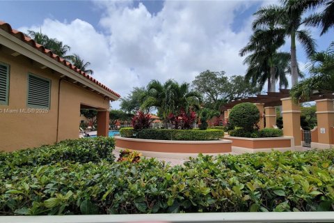 Condo in Dania Beach, Florida, 2 bedrooms  № 1921671 - photo 22