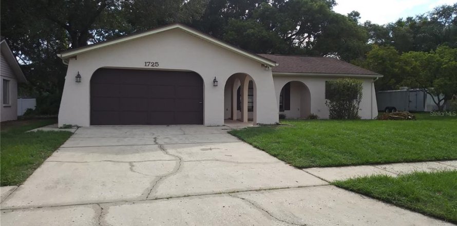 House in Holiday, Florida 3 bedrooms, 180.97 sq.m. № 2267247