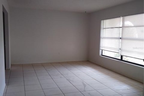 House in Holiday, Florida 3 bedrooms, 180.97 sq.m. № 2267247 - photo 4