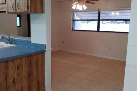 House in Holiday, Florida 3 bedrooms, 180.97 sq.m. № 2267247 - photo 8