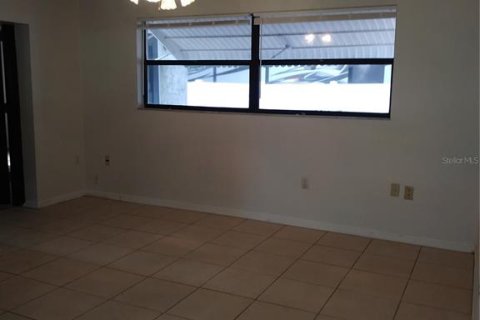 House in Holiday, Florida 3 bedrooms, 180.97 sq.m. № 2267247 - photo 10