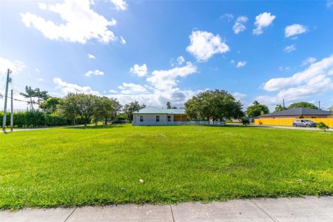 Land in Homestead, Florida № 2430234 - photo 9