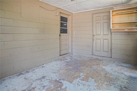 Commercial property in Lutz, Florida 75.44 sq.m. № 2306286 - photo 8