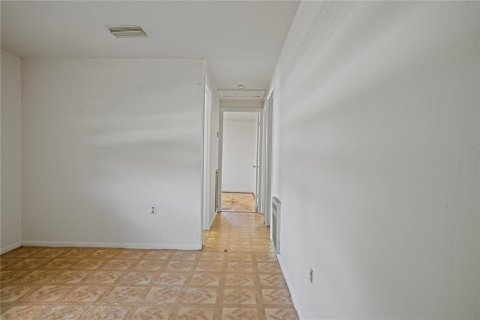 Commercial property in Lutz, Florida 75.44 sq.m. № 2306286 - photo 14