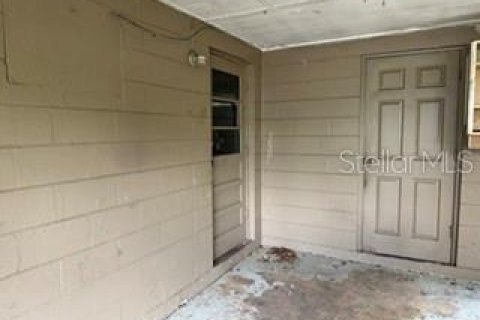 Commercial property in Lutz, Florida 75.44 sq.m. № 2306286 - photo 9