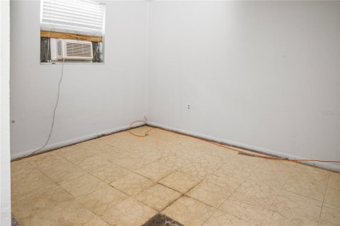 Commercial property in Lutz, Florida 75.44 sq.m. № 2306286 - photo 17