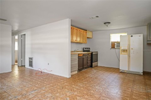 Commercial property in Lutz, Florida 75.44 sq.m. № 2306286 - photo 12