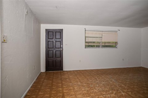 Commercial property in Lutz, Florida 75.44 sq.m. № 2306286 - photo 13