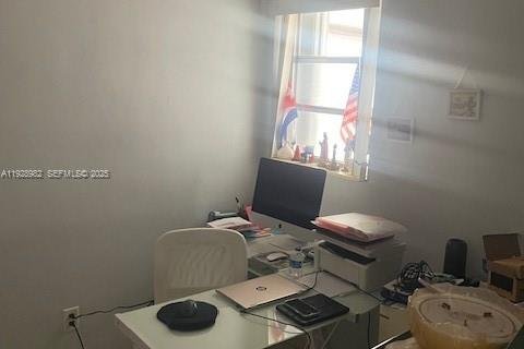 Commercial property in Miami, Florida 164.72 sq.m. № 1987370 - photo 10