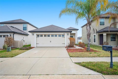 Casa en venta en Lakeland, Florida, 3 dormitorios, 140.75 m2 № 2102150 - foto 2