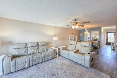 Condo in Port Orange, Florida, 3 bedrooms  № 2195730 - photo 4