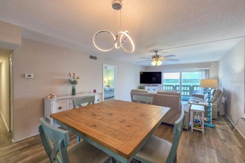 Condo in Port Orange, Florida, 3 bedrooms  № 2195730 - photo 12