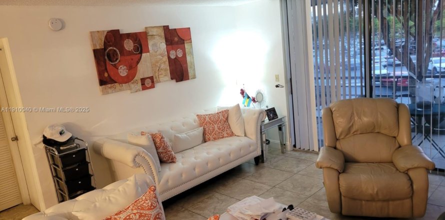 Condo à Pembroke Pines, Floride, 2 chambres  № 1966243