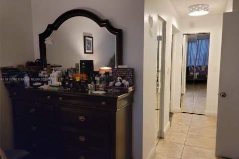 Copropriété à vendre à Pembroke Pines, Floride: 2 chambres, 99.41 m2 № 1966243 - photo 4