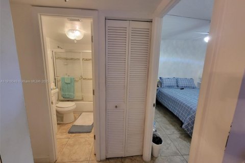 Copropriété à vendre à Pembroke Pines, Floride: 2 chambres, 99.41 m2 № 1966243 - photo 6