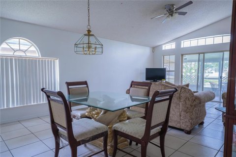 House in Orlando, Florida 3 bedrooms, 123.93 sq.m. № 2211733 - photo 6