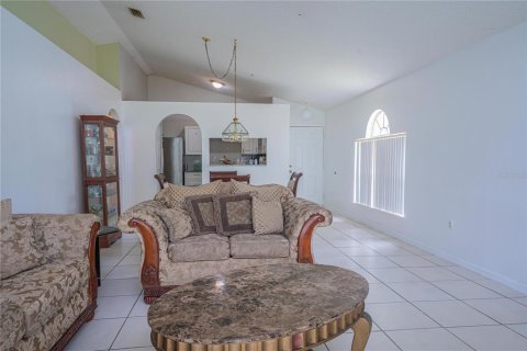 House in Orlando, Florida 3 bedrooms, 123.93 sq.m. № 2211733 - photo 8