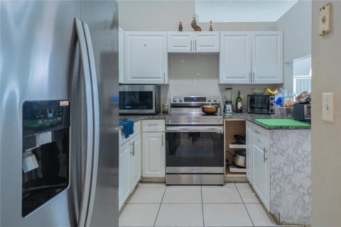 House in Orlando, Florida 3 bedrooms, 123.93 sq.m. № 2211733 - photo 9