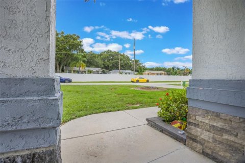 Casa en venta en Leesburg, Florida, 3 dormitorios, 187.29 m2 № 1904026 - foto 6