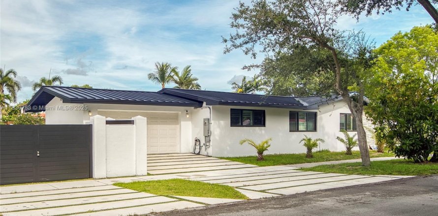 House in Miami Shores, Florida 4 bedrooms, 189.8 sq.m. № 1813835
