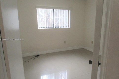 Condominio en alquiler en Pembroke Pines, Florida, 2 dormitorios, 81.85 m2 № 2077452 - foto 15