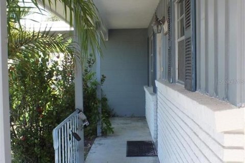 House in Sarasota, Florida 2 bedrooms, 116.03 sq.m. № 1744337 - photo 15