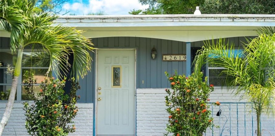 House in Sarasota, Florida 2 bedrooms, 116.03 sq.m. № 1744337