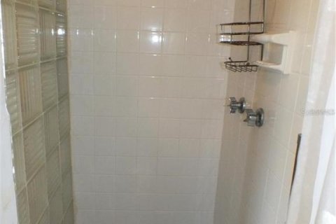 House in Sarasota, Florida 2 bedrooms, 116.03 sq.m. № 1744337 - photo 20