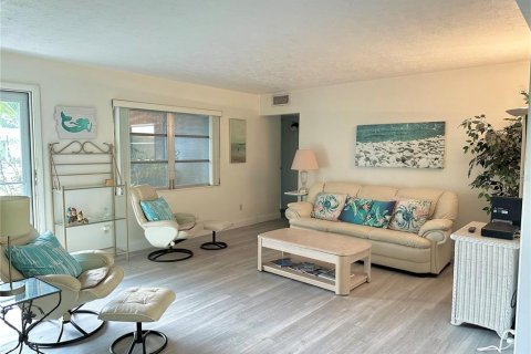 House in Sarasota, Florida 2 bedrooms, 116.03 sq.m. № 1744337 - photo 3