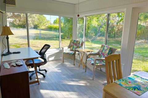 House in Sarasota, Florida 2 bedrooms, 116.03 sq.m. № 1744337 - photo 6