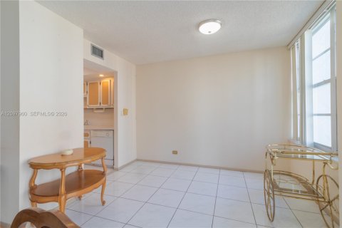 Condo in Sunny Isles Beach, Florida, 1 bedroom  № 2392763 - photo 7