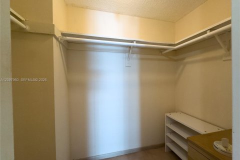 Condo in Sunny Isles Beach, Florida, 1 bedroom  № 2392763 - photo 25