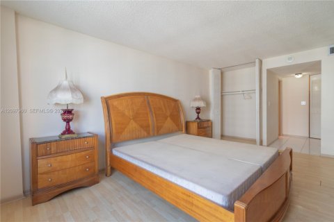 Condo in Sunny Isles Beach, Florida, 1 bedroom  № 2392763 - photo 18