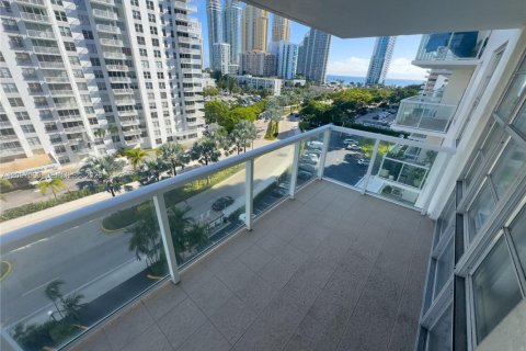 Condo in Sunny Isles Beach, Florida, 1 bedroom  № 2392763 - photo 29