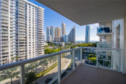 Condo in Sunny Isles Beach, Florida, 1 bedroom  № 2392763 - photo 30