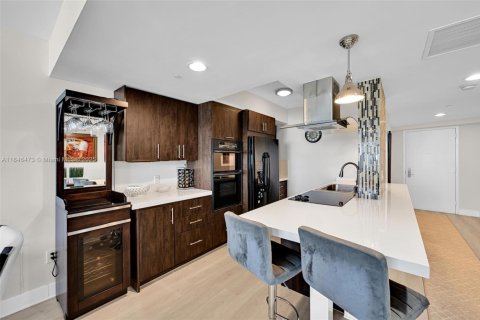Condominio en alquiler en Hallandale Beach, Florida, 3 dormitorios, 145.95 m2 № 1888878 - foto 11