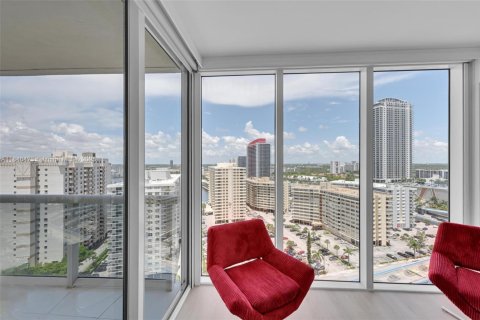 Condominio en alquiler en Hallandale Beach, Florida, 3 dormitorios, 145.95 m2 № 1888878 - foto 18