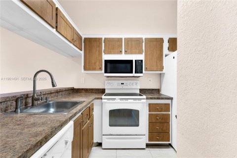 Apartamento en alquiler en Miami, Florida, 2 dormitorios, 121.89 m2 № 2025242 - foto 12