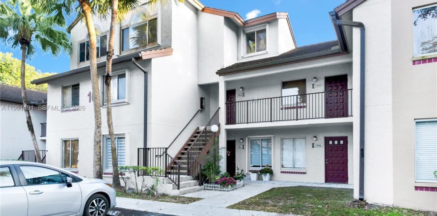 Apartamento en Miami, Florida 2 dormitorios, 121.89 m2 № 2025242