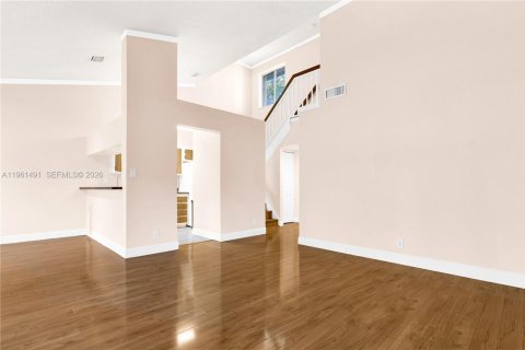 Apartamento en alquiler en Miami, Florida, 2 dormitorios, 121.89 m2 № 2025242 - foto 7